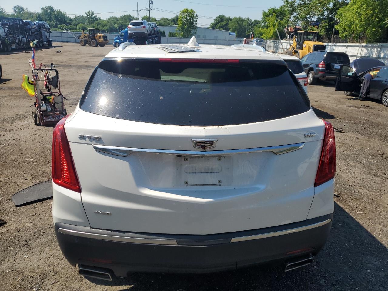 1GYKNDRS2JZ179168 2018 Cadillac Xt5 Luxury