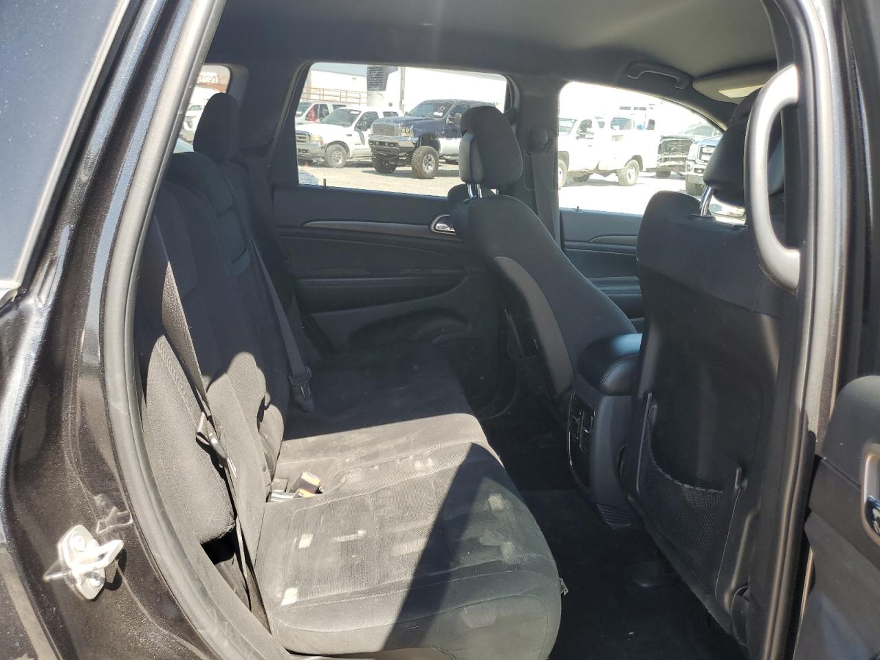 1C4RJEAG5GC472815 2016 Jeep Grand Cherokee Laredo