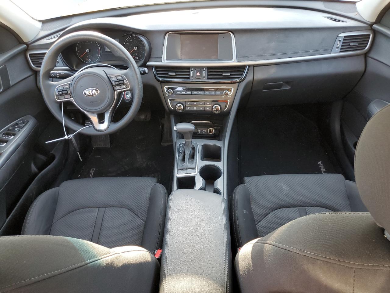 5XXGT4L3XJG257783 2018 Kia Optima Lx