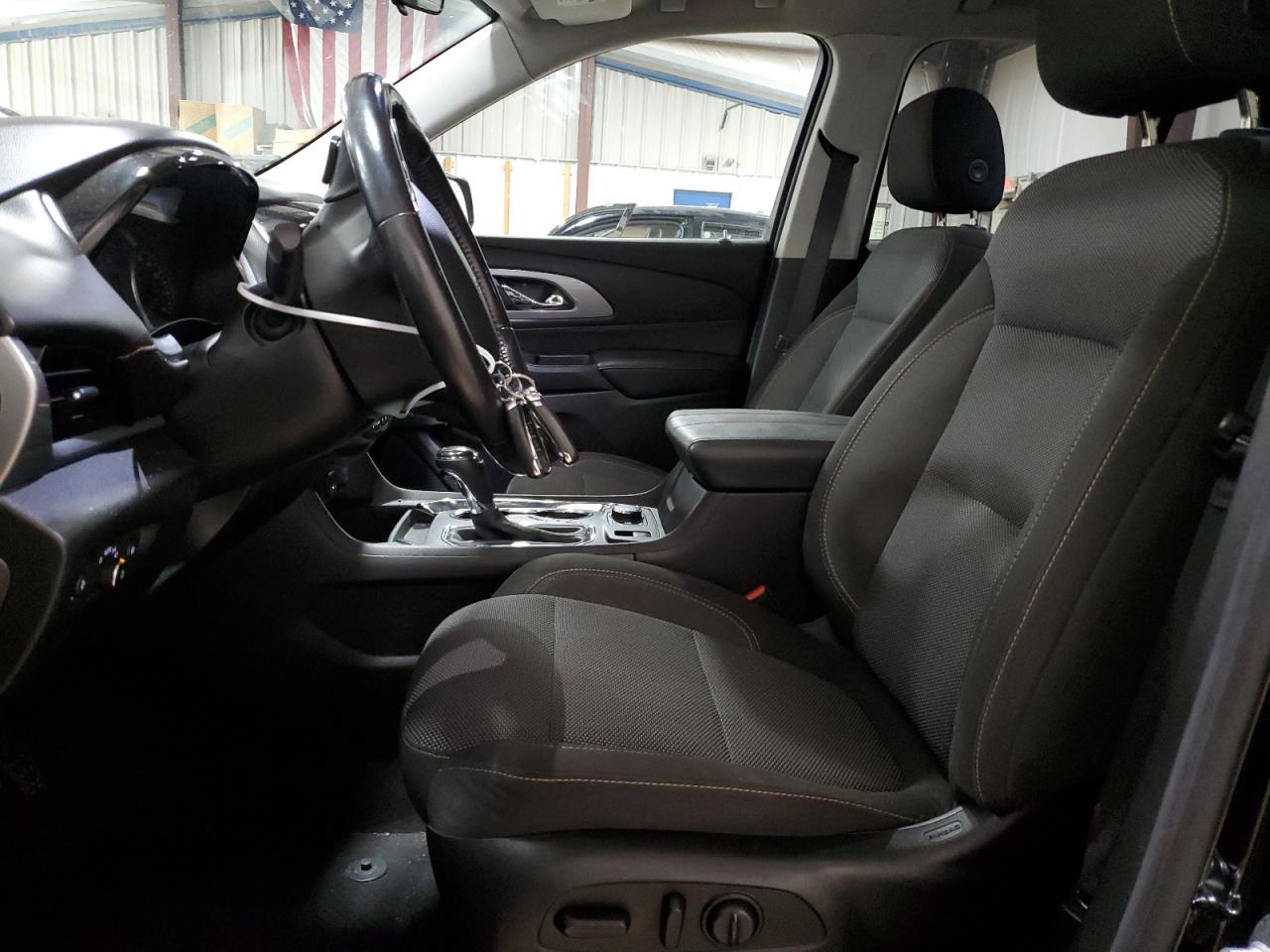 1GNEVGKW2JJ148302 2018 Chevrolet Traverse Lt