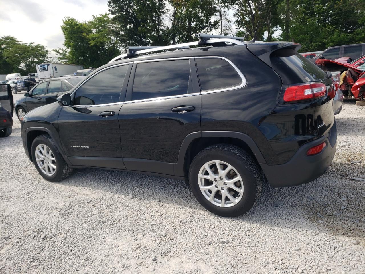 2018 Jeep Cherokee Latitude vin: 1C4PJMCB9JD545334