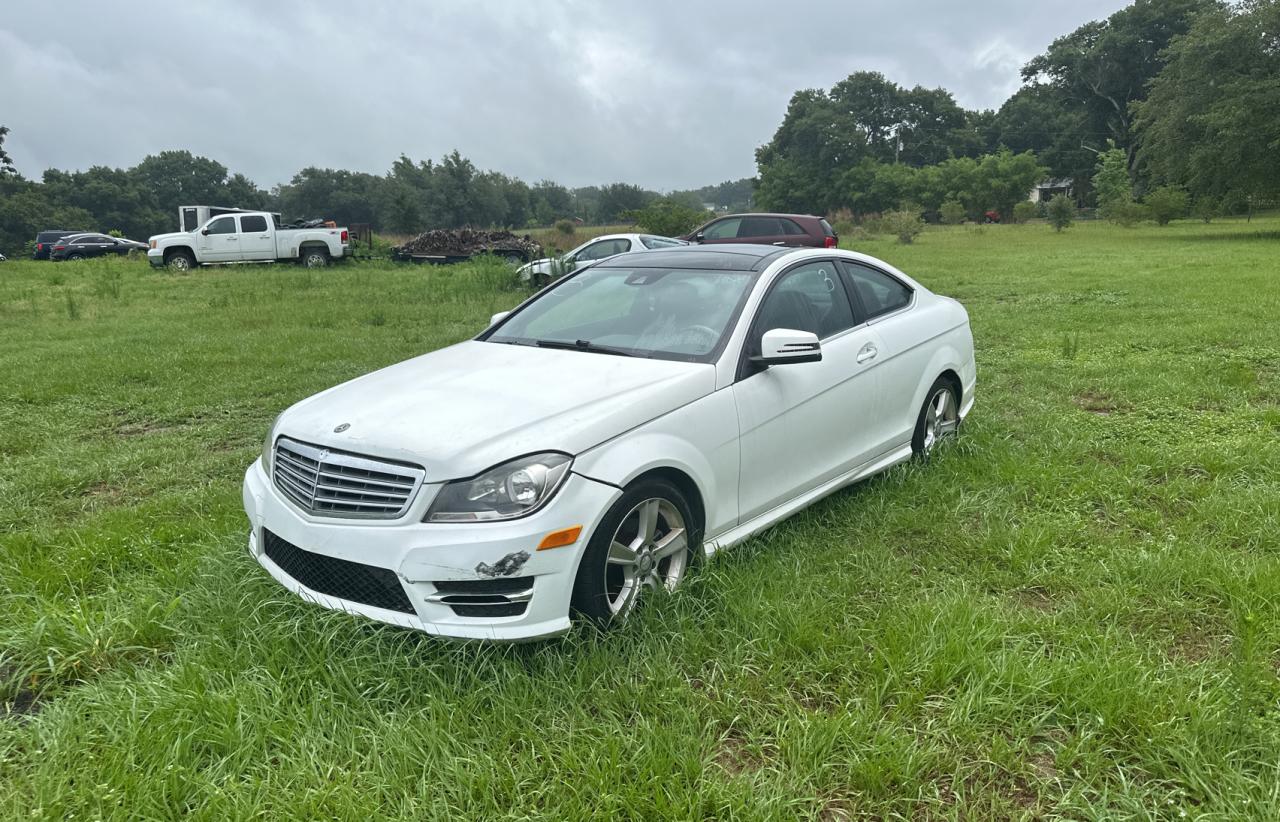 2014 Mercedes-Benz C 250 vin: WDDGJ4HB1EG286714