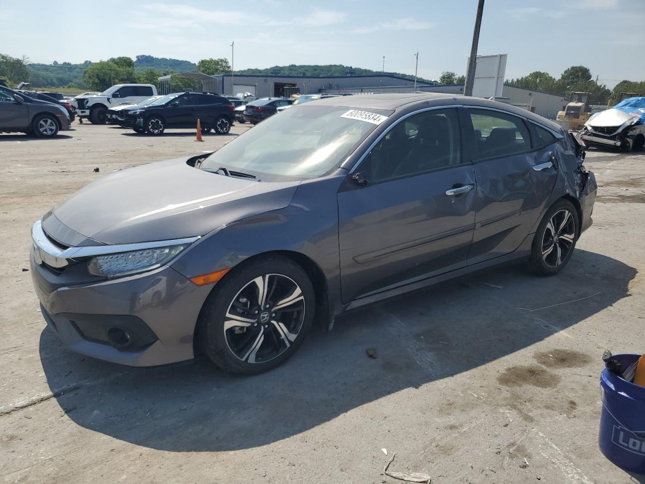 2018 Honda Civic Touring vin: JHMFC1F95JX002041