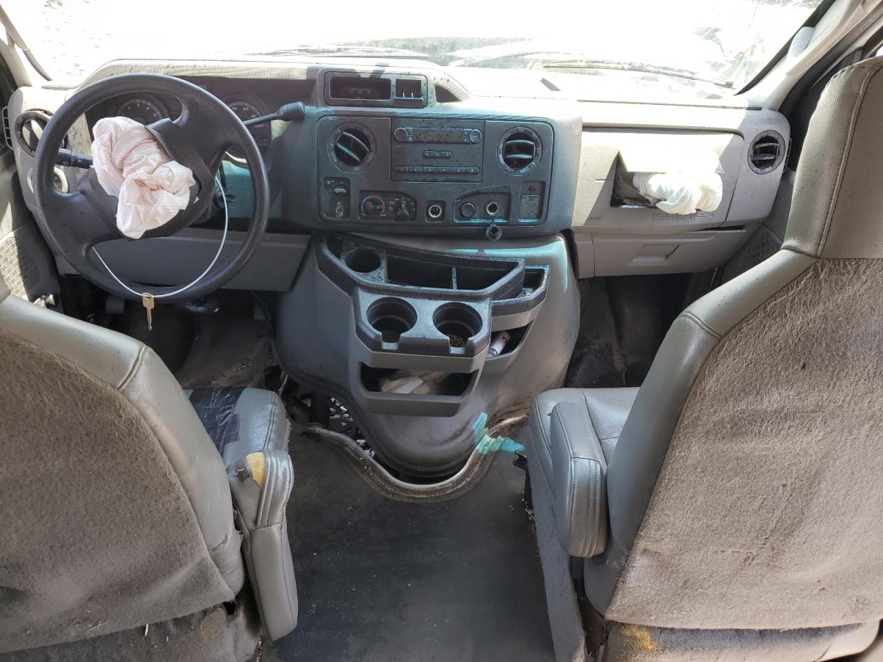 1FTNE24W39DA47675 2009 Ford Econoline E250 Van