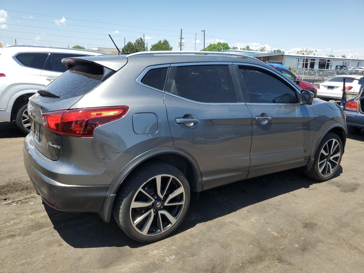 JN1BJ1CR0JW281692 2018 Nissan Rogue Sport S