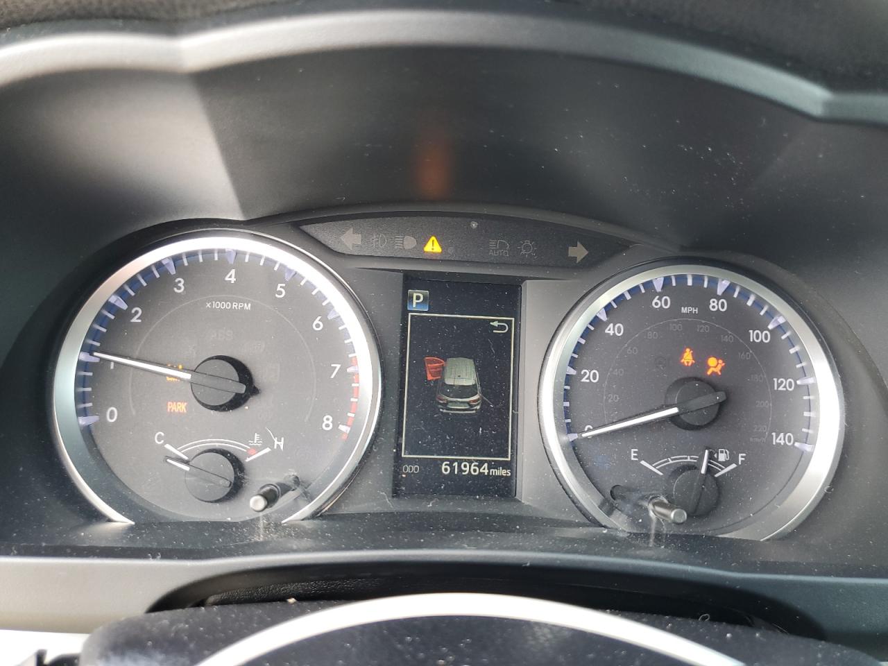 5TDBZRFH9KS999976 2019 Toyota Highlander Le