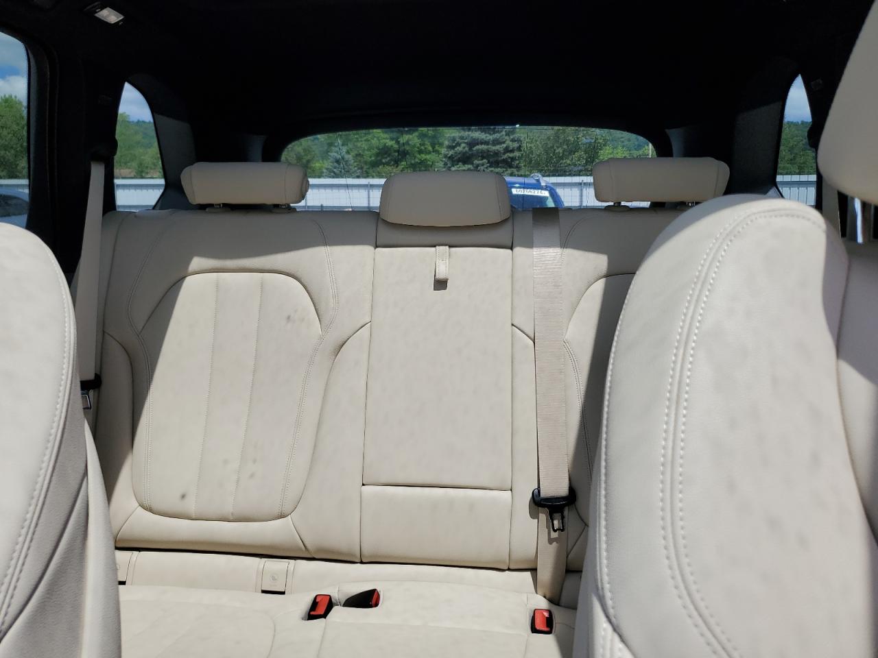 5UXCR6C57KLL39223 2019 BMW X5 xDrive40I