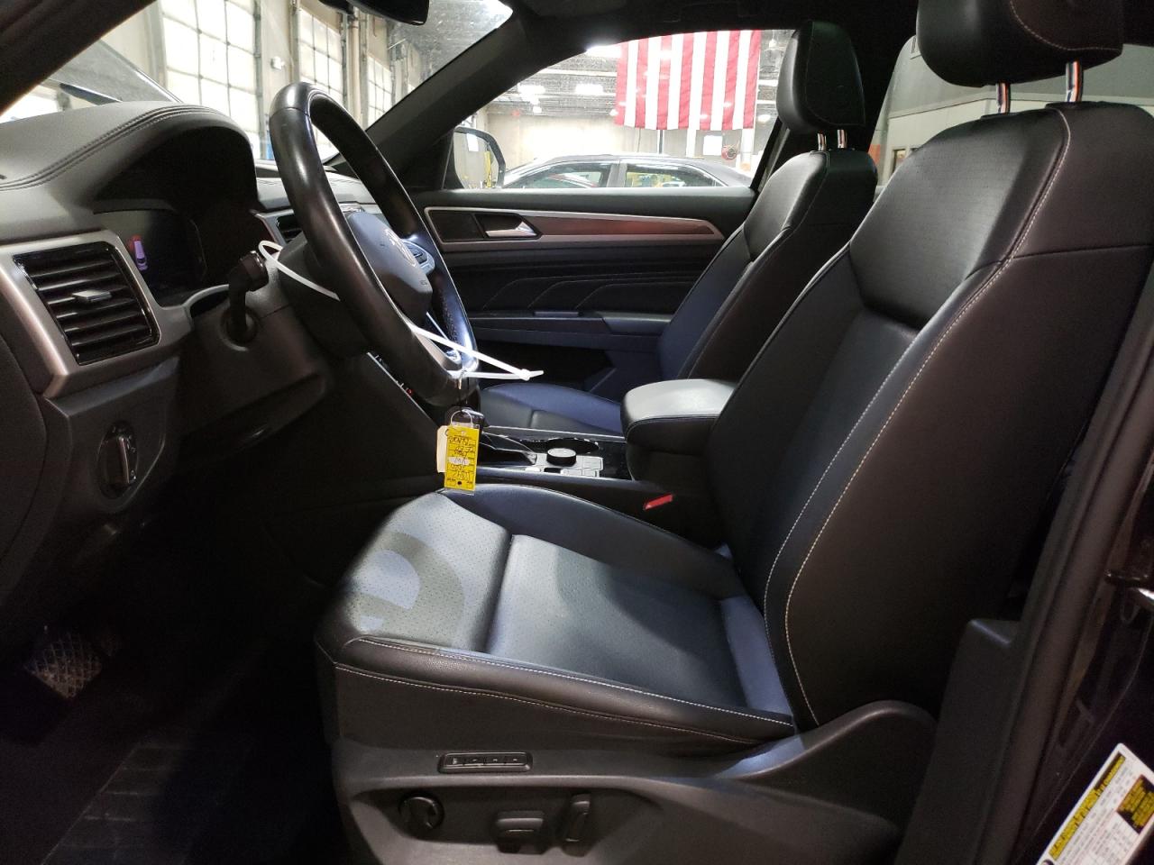 1V2ME2CA0LC210232 2020 Volkswagen Atlas Cross Sport Sel