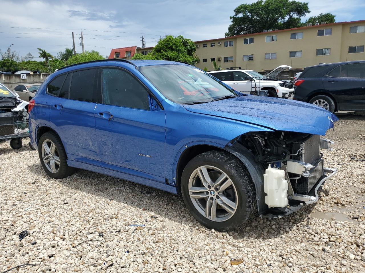 WBXHT3C30H5F75706 2017 BMW X1 xDrive28I