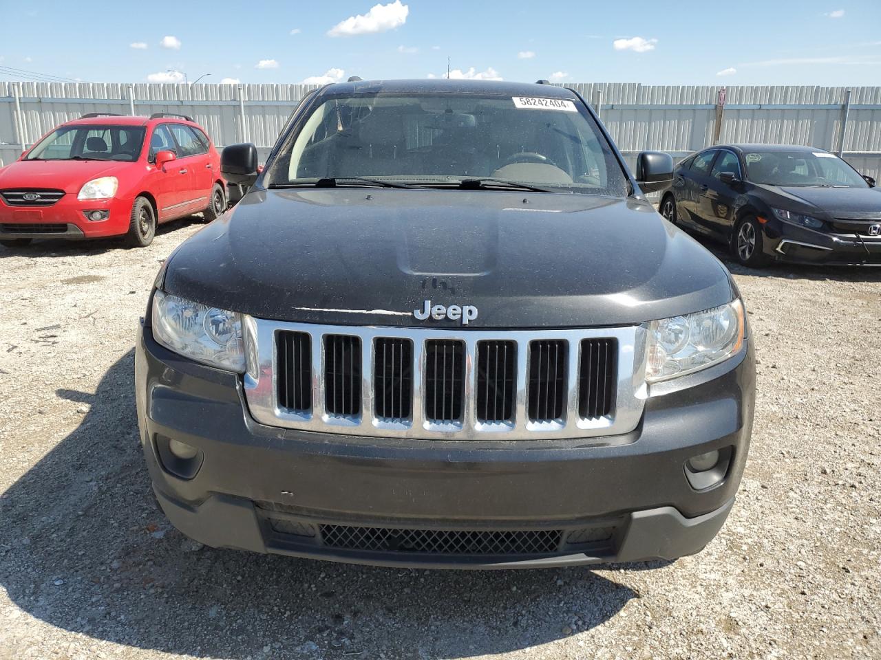 1J4RR4GGXBC532665 2011 Jeep Grand Cherokee Laredo