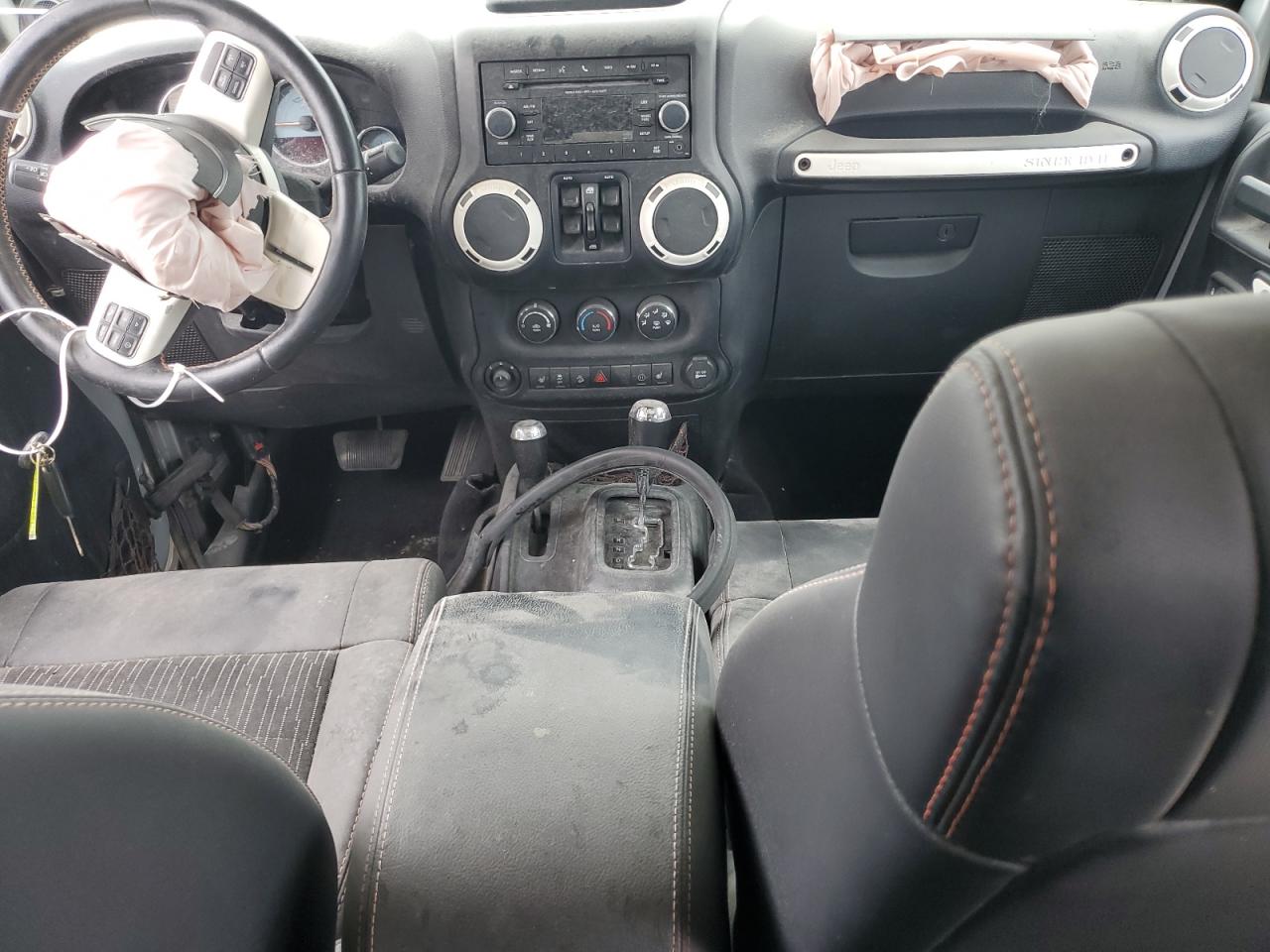 1C4BJWEG0CL146383 2012 Jeep Wrangler Unlimited Sahara