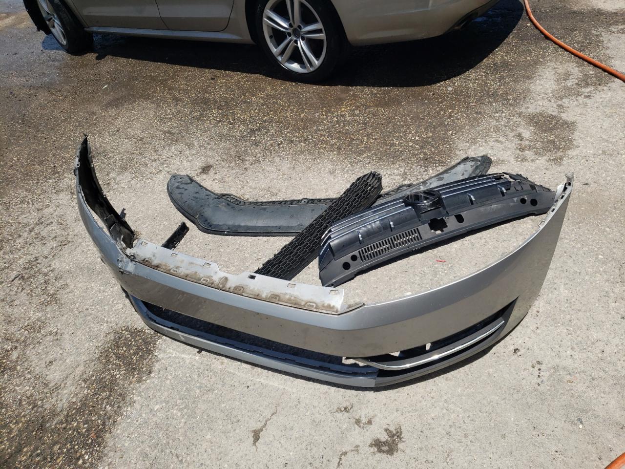 1VWBM7A30CC001549 2012 Volkswagen Passat Se