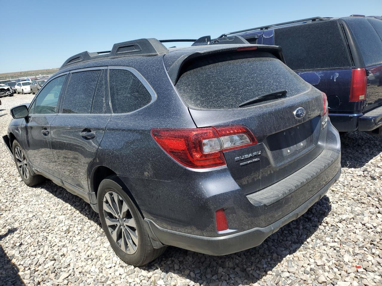 2016 Subaru Outback 2.5I Limited vin: 4S4BSALC2G3226964