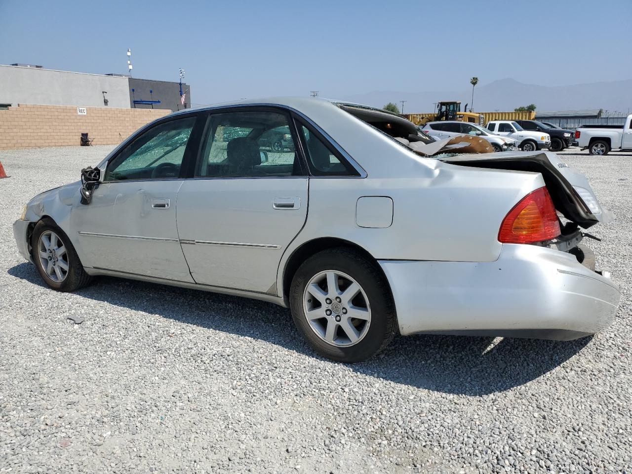 4T1BF28BX2U229687 2002 Toyota Avalon Xl