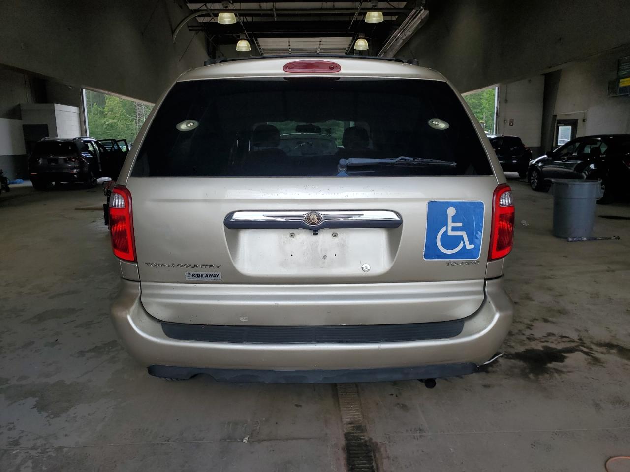 2C4GP54L95R376883 2005 Chrysler Town & Country Touring