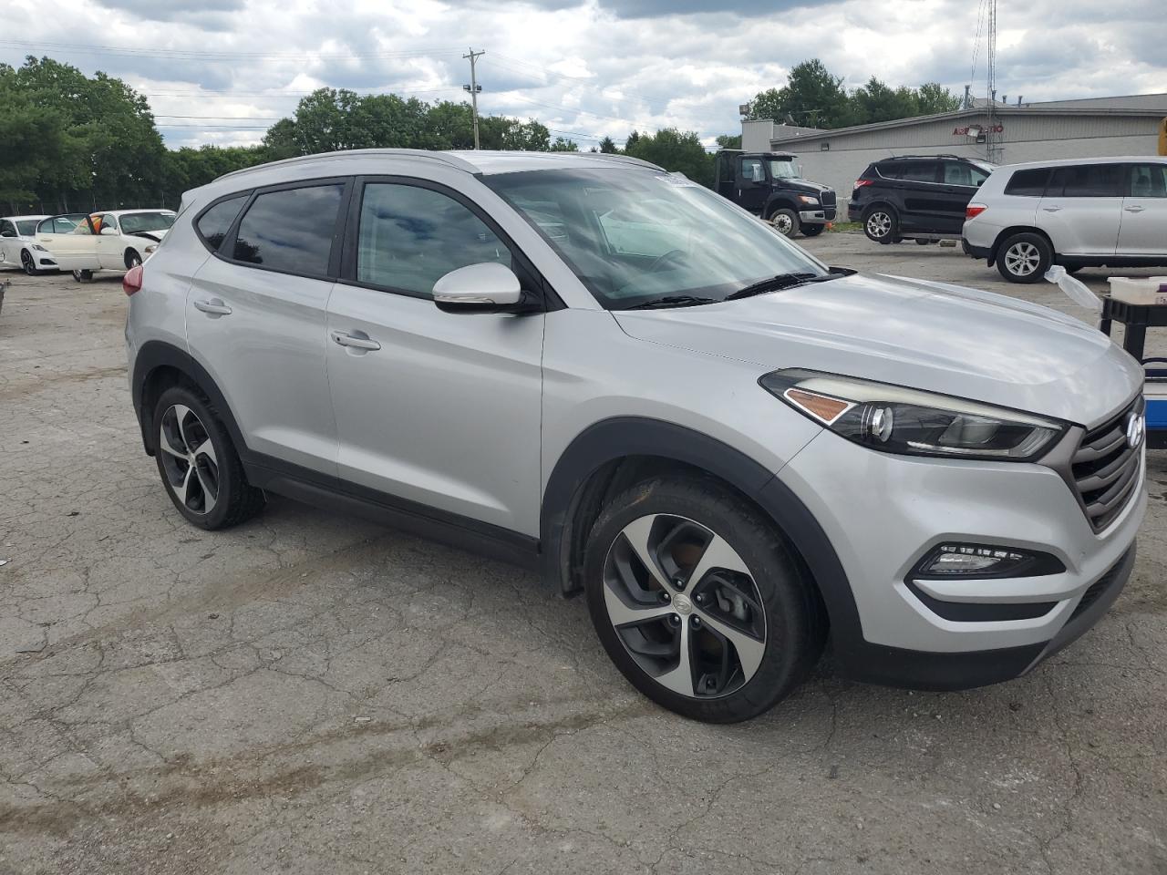 2016 Hyundai Tucson Limited vin: KM8J33A27GU151137