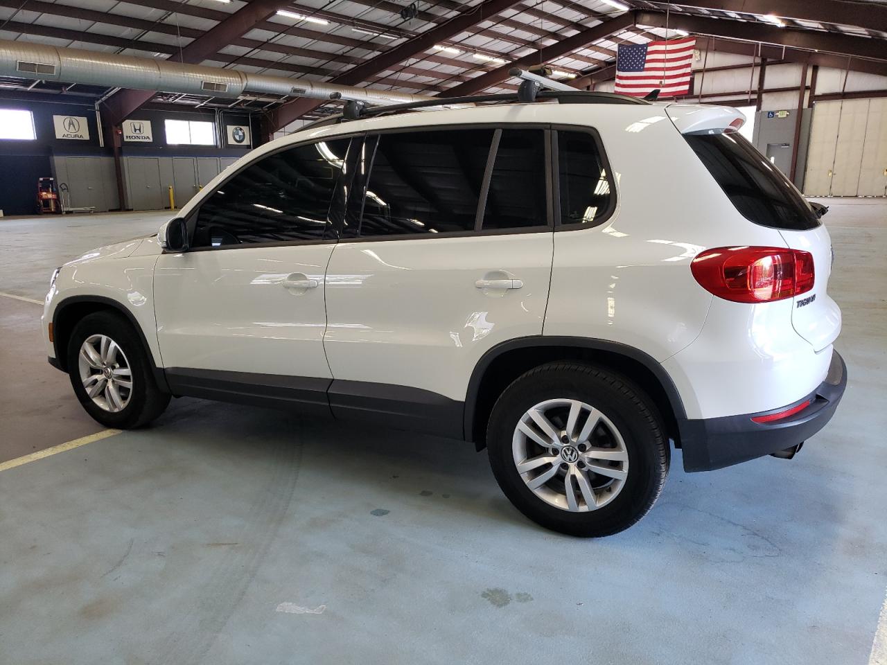 2017 Volkswagen Tiguan S vin: WVGBV7AX1HK027511