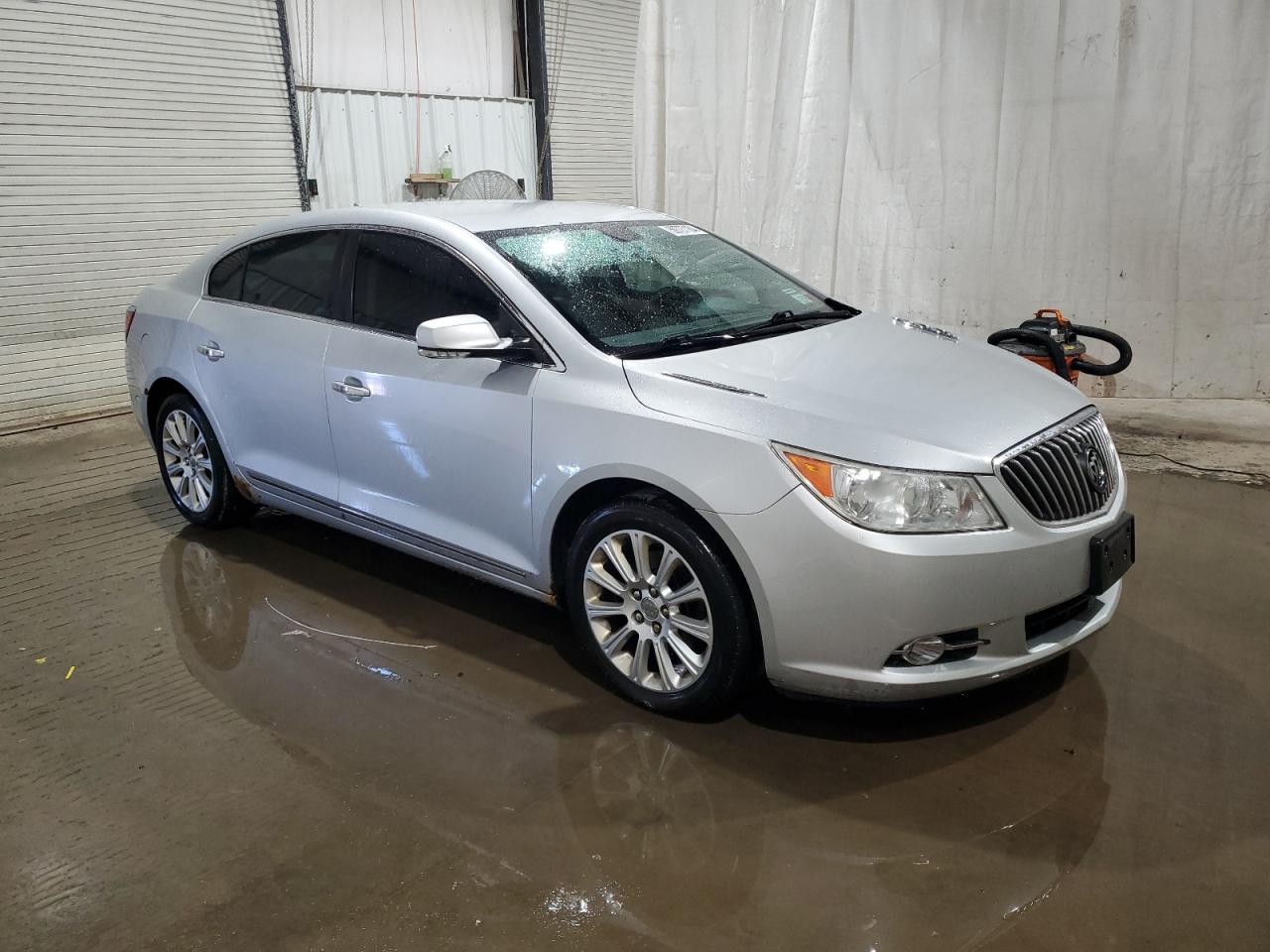 2013 Buick Lacrosse vin: 1G4GC5E36DF227679