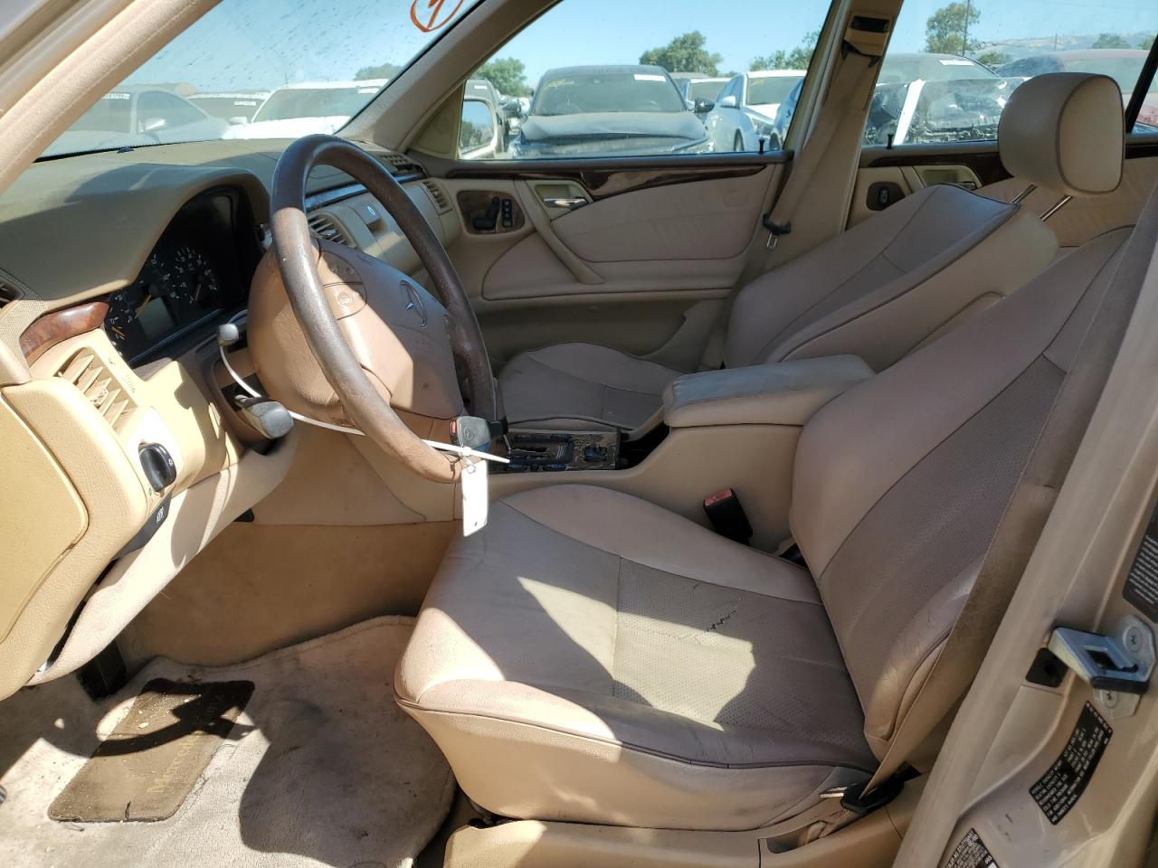 WDBJF65JXYB098699 2000 Mercedes-Benz E 320