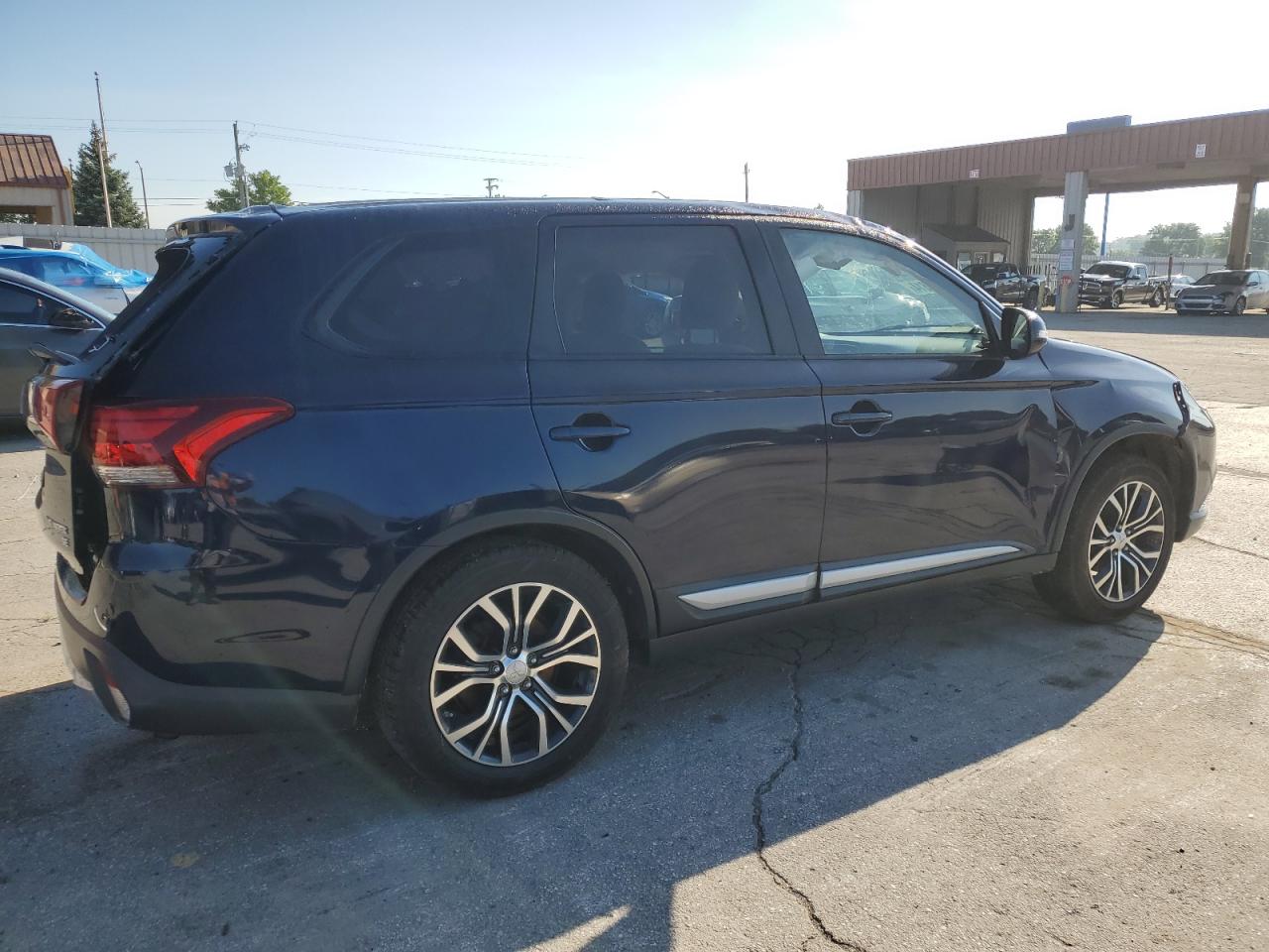 Lot #2748599635 2016 MITSUBISHI OUTLANDER