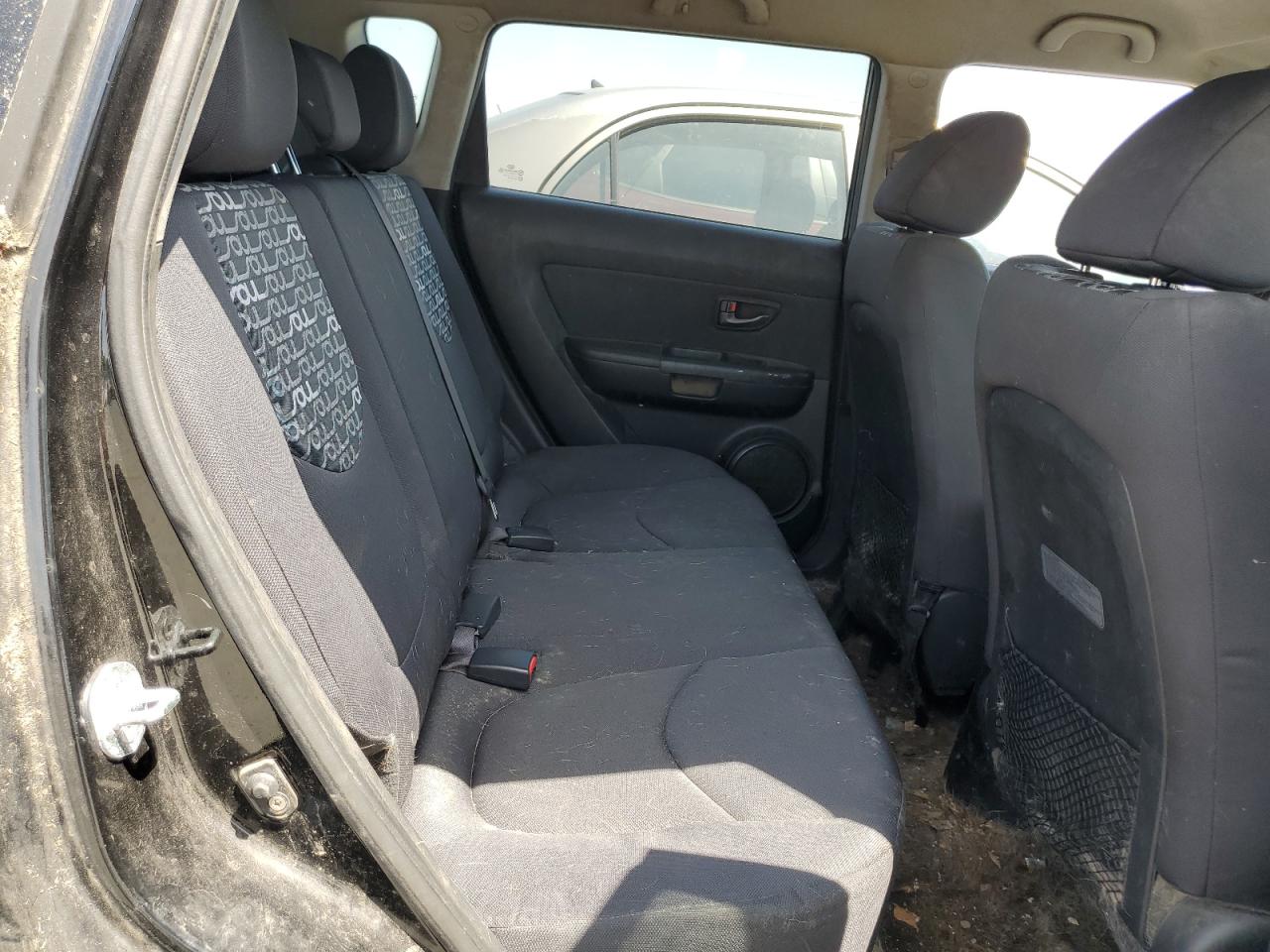 KNDJT2A22B7733992 2011 Kia Soul +