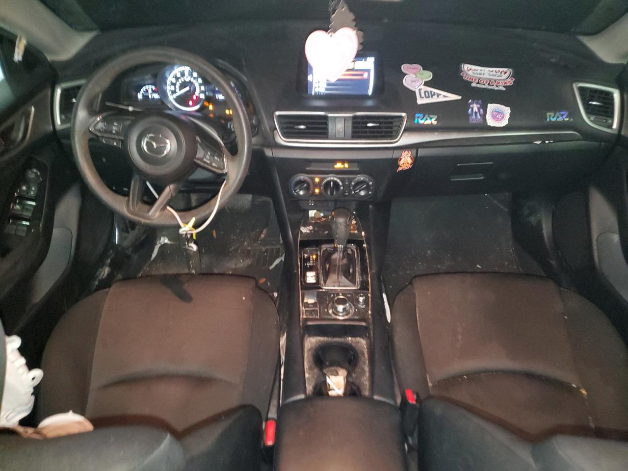 3MZBN1K72JM263600 2018 Mazda 3 Sport