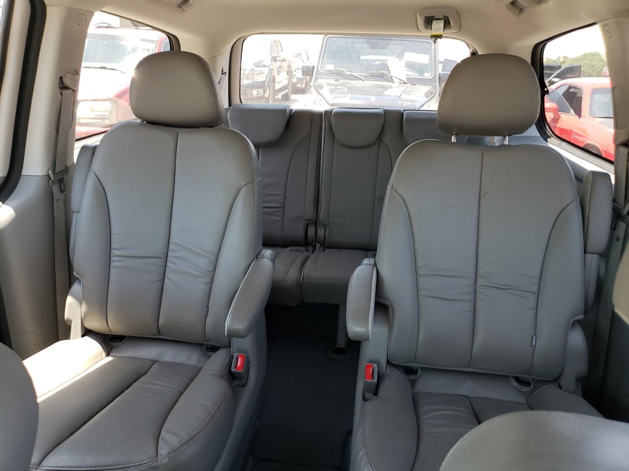 KNDMH4C79E6578984 2014 Kia Sedona Ex