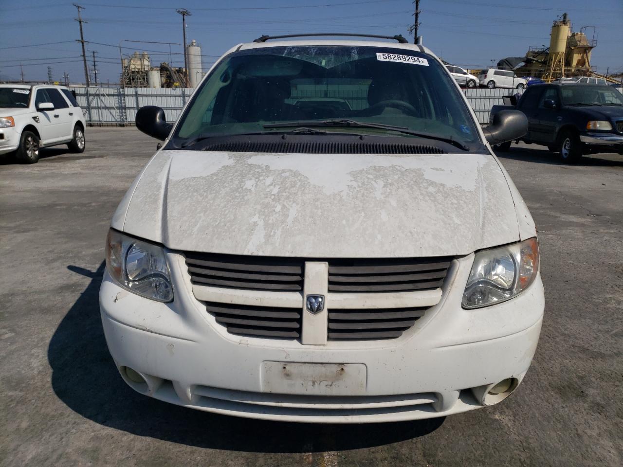 2D4GP44L95R152672 2005 Dodge Grand Caravan Sxt