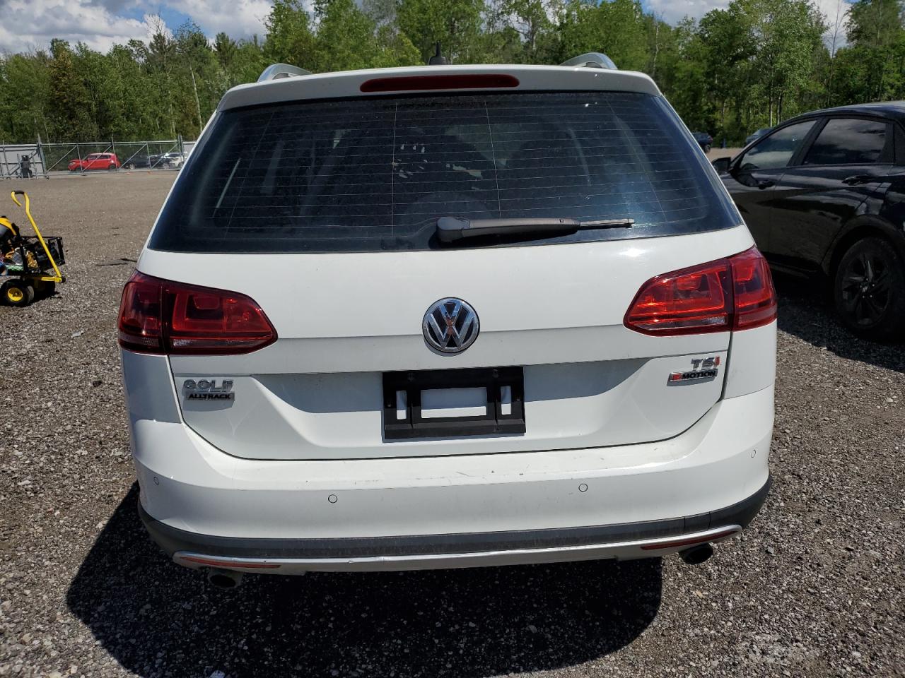 3VWH17AU3HM528633 2017 Volkswagen Golf Alltrack S