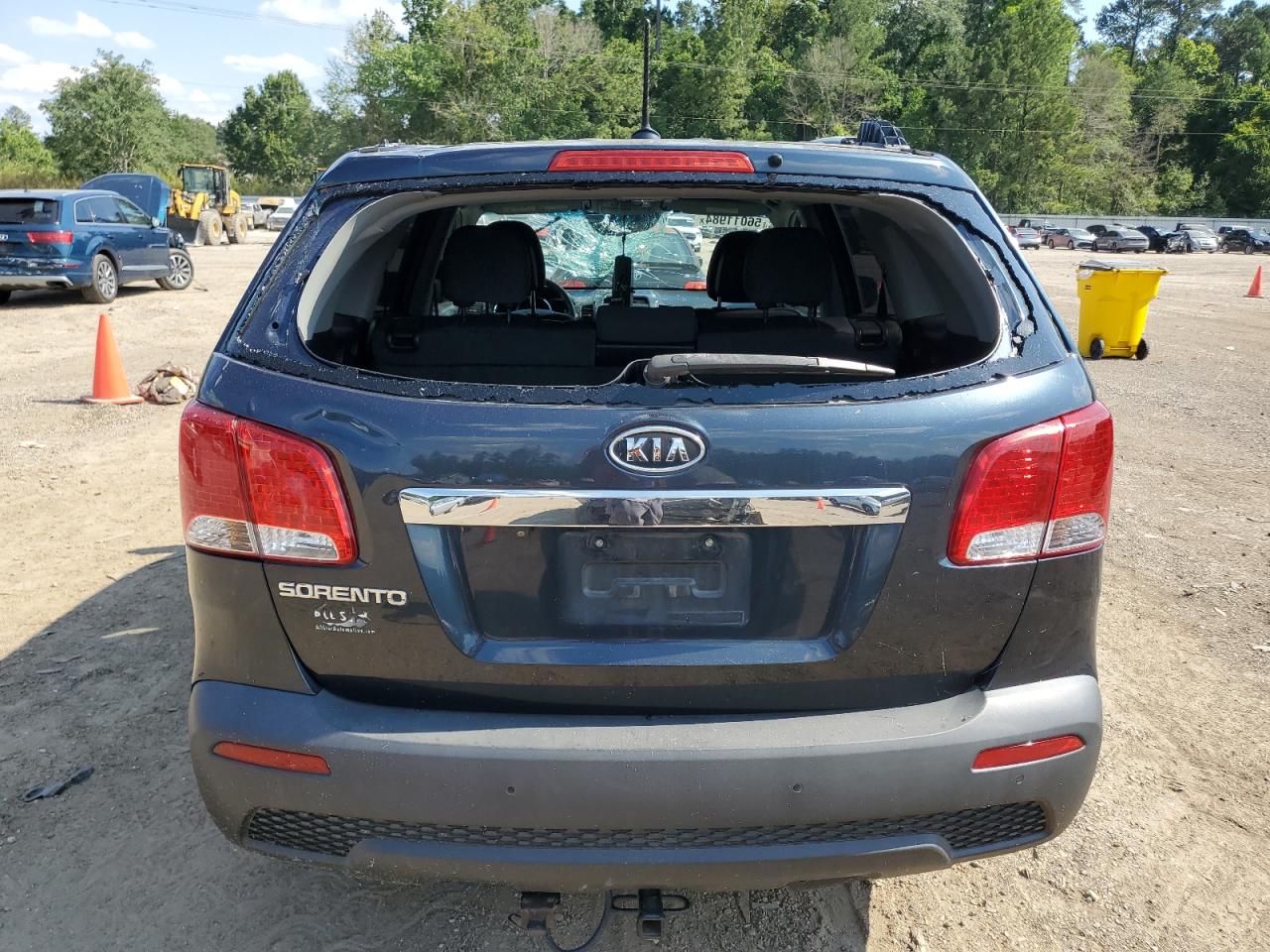 5XYKT3A62CG294522 2012 Kia Sorento Base