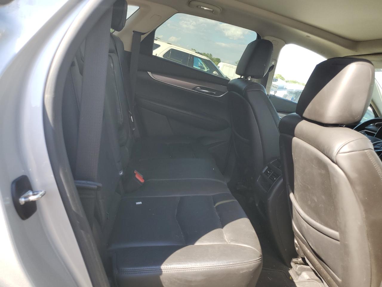 1GYKNDRS7JZ202816 2018 Cadillac Xt5 Luxury