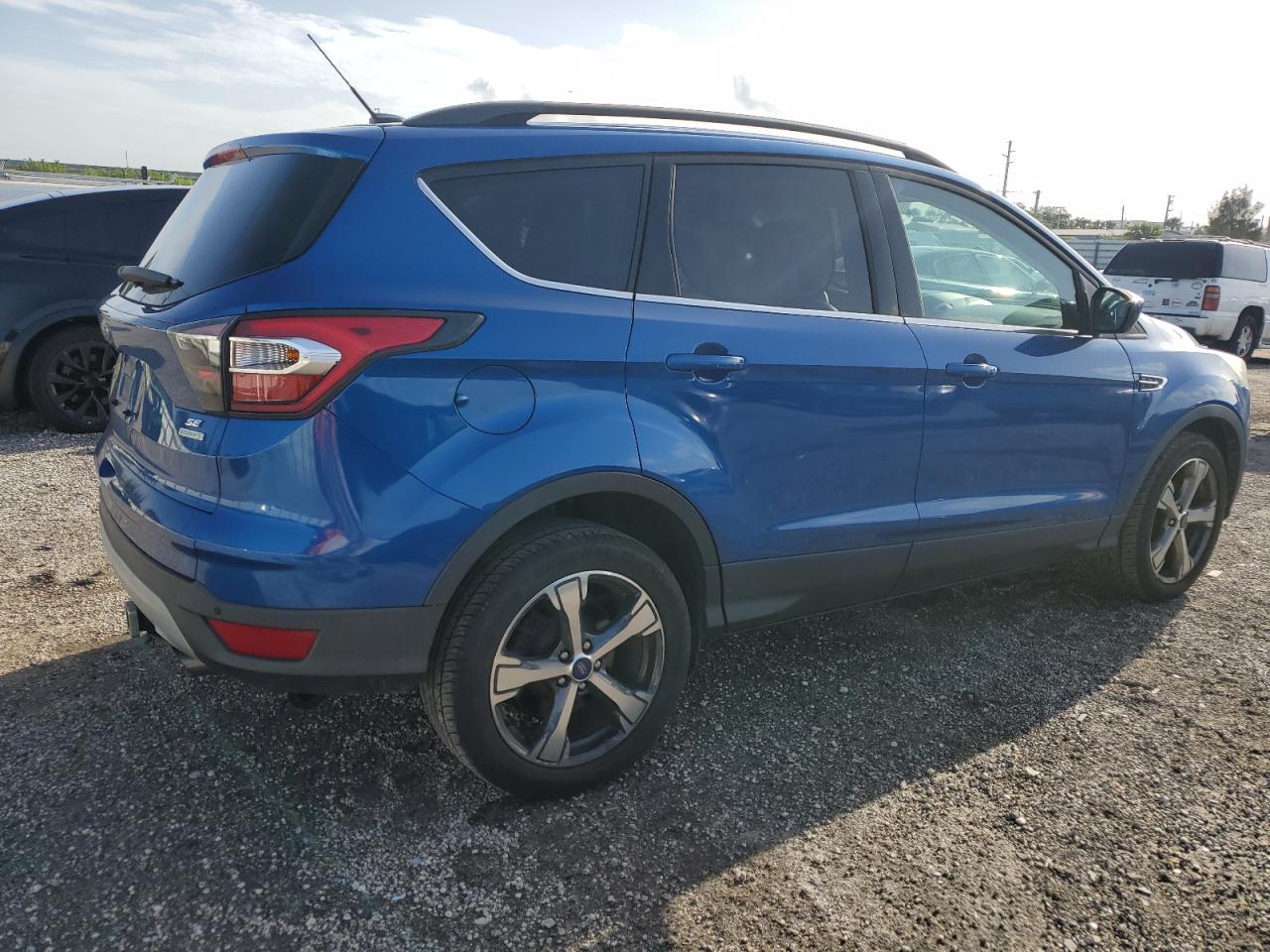 1FMCU0GD3HUA76063 2017 Ford Escape Se