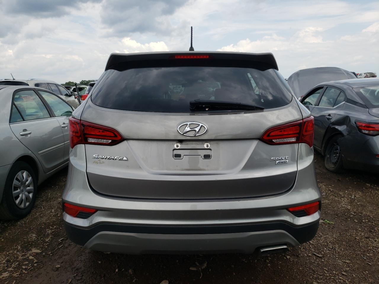 2018 Hyundai Santa Fe Sport vin: 5NMZTDLB1JH095897