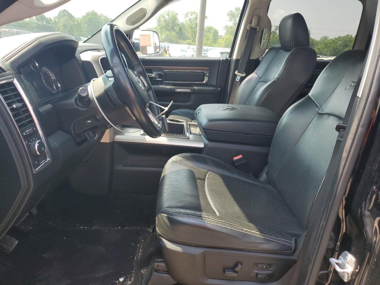 1C6RR7VT4FS599062 2015 Ram 1500 Laramie