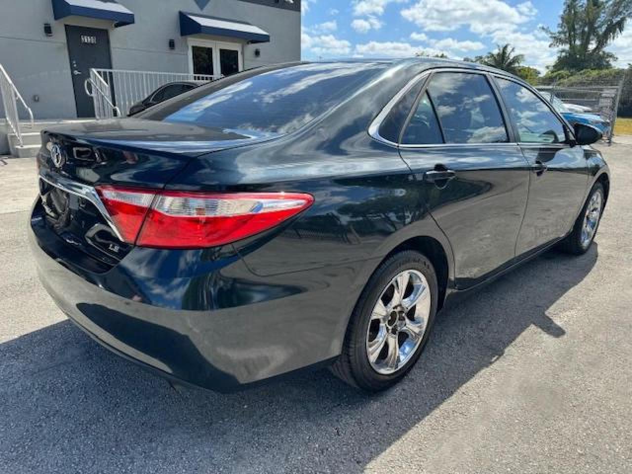 2017 Toyota Camry Le vin: 4T1BF1FK5HU621644