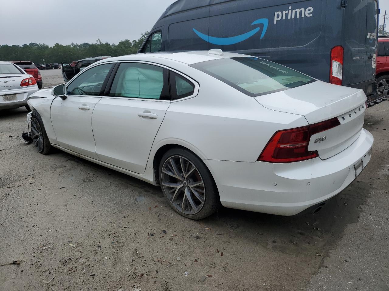 2018 Volvo S90 T5 Momentum vin: LVY102MK8JP056023