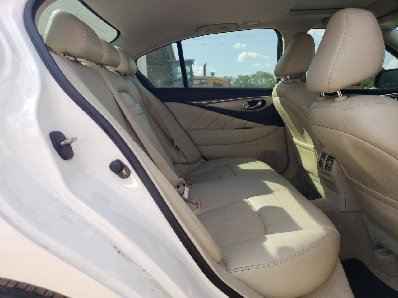 JN1EV7AP6GM305584 2016 Infiniti Q50 Premium