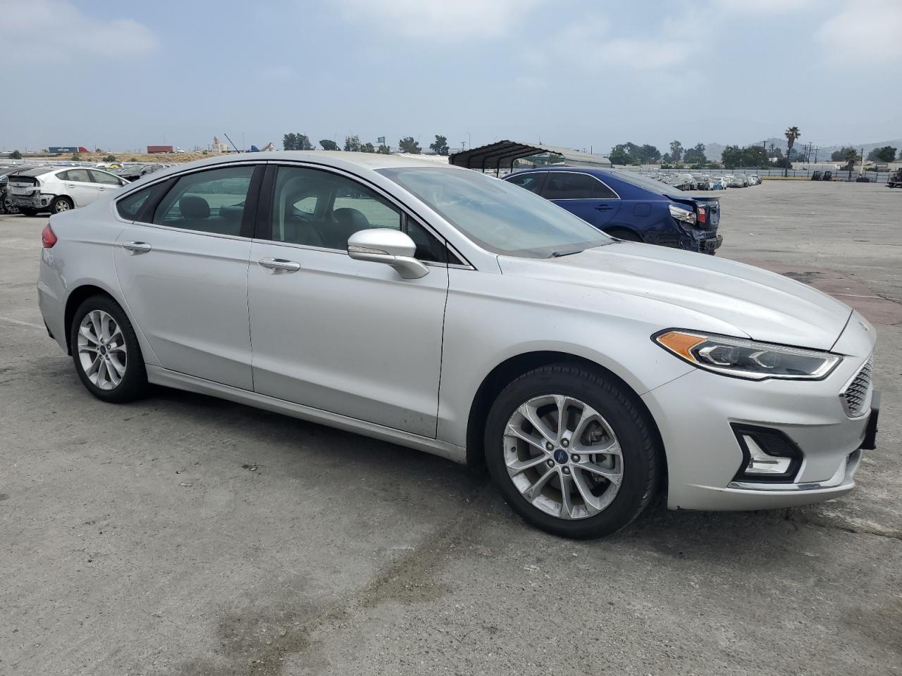 3FA6P0SU5KR258545 2019 Ford Fusion Titanium