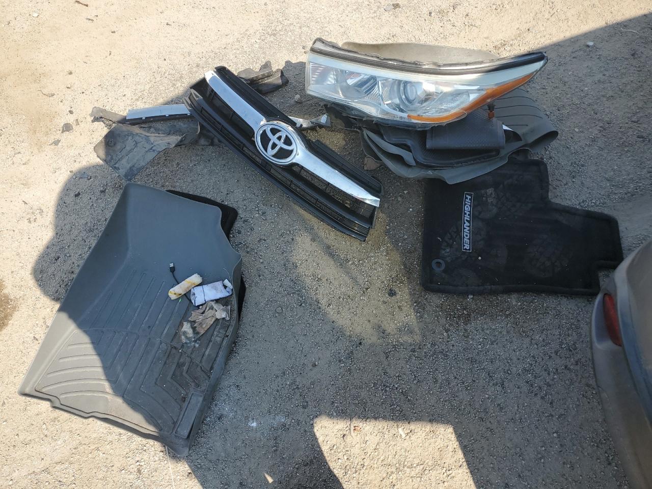 5TDJKRFH4ES055443 2014 Toyota Highlander Xle