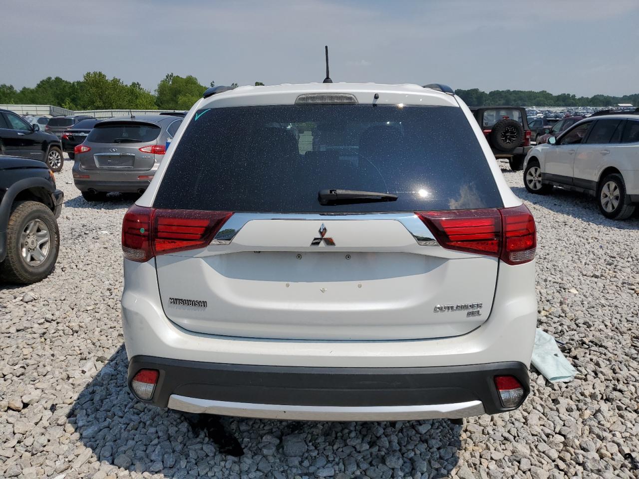 JA4AD3A34GZ009528 2016 Mitsubishi Outlander Se