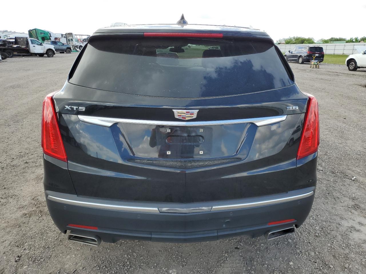 1GYKNBRS5HZ247106 2017 Cadillac Xt5 Luxury