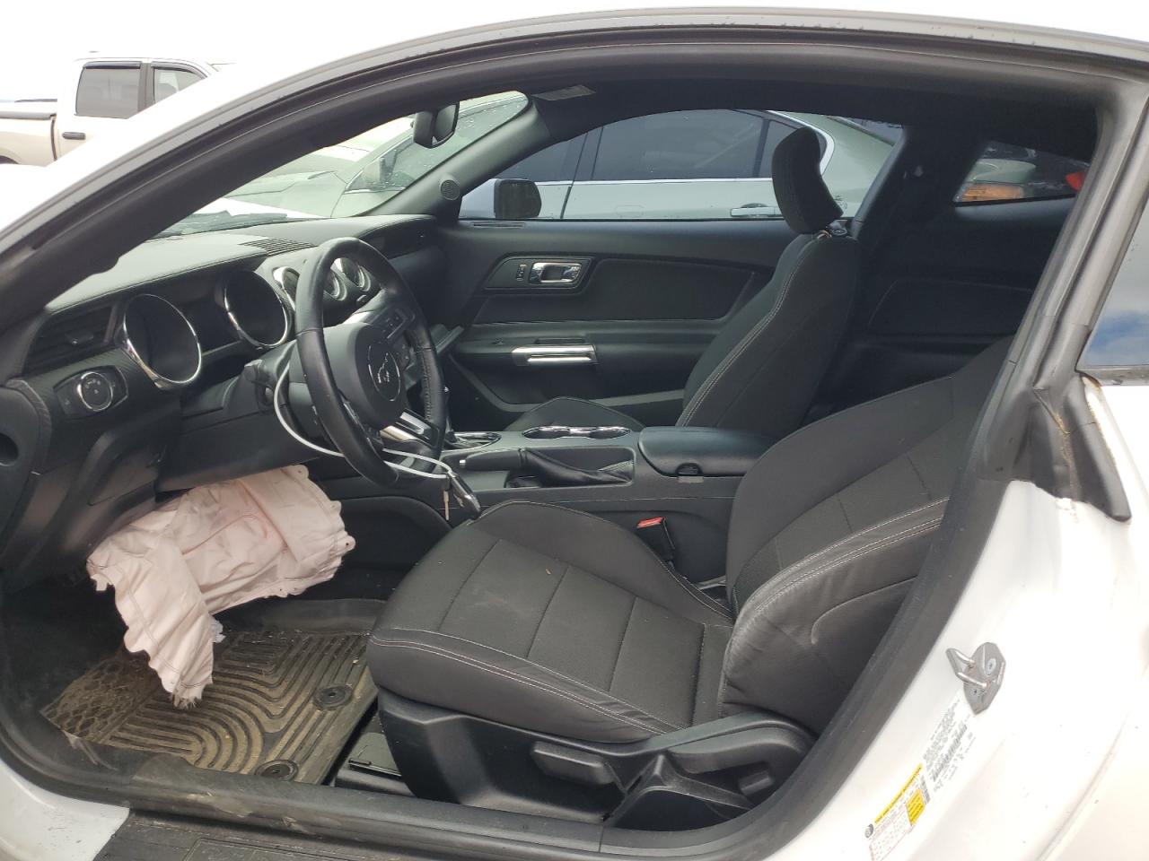 1FA6P8AMXG5279868 2016 Ford Mustang