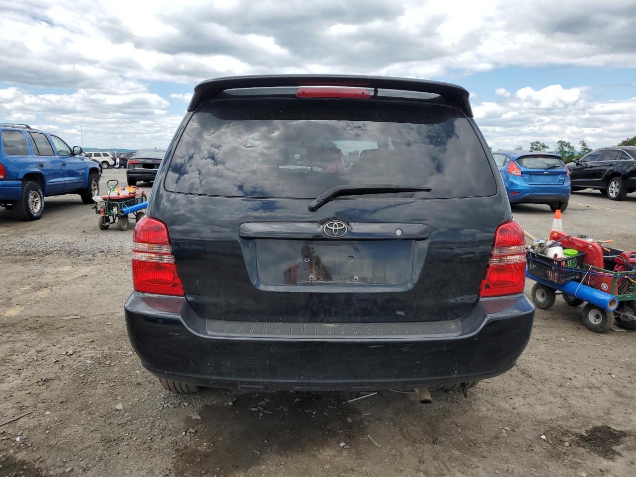 JTEGF21A230092518 2003 Toyota Highlander Limited