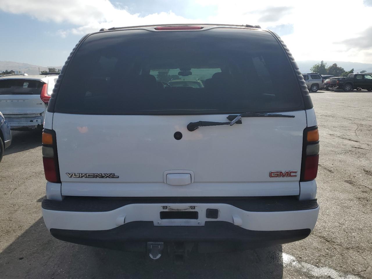 1GKFK66U74J298553 2004 GMC Yukon Xl Denali