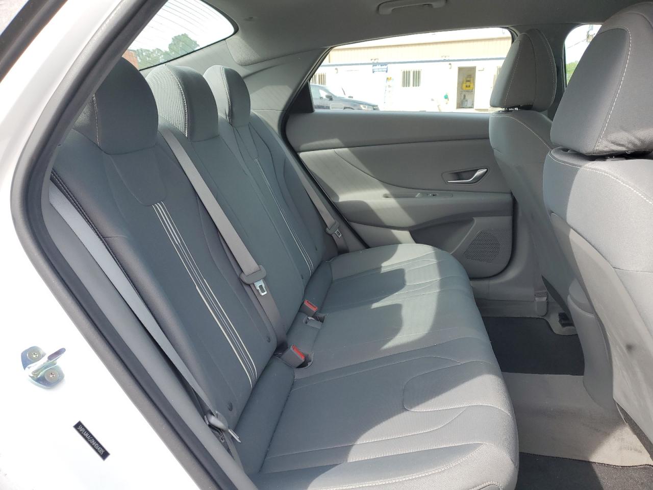 5NPLM4AG0NH064005 2022 Hyundai Elantra Sel