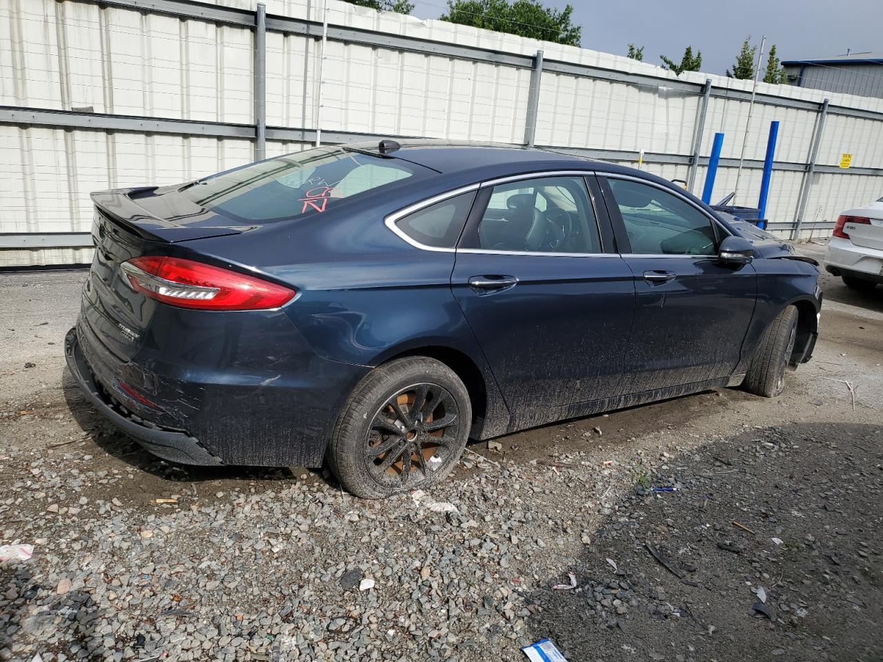 3FA6P0SU6LR158133 2020 Ford Fusion Titanium