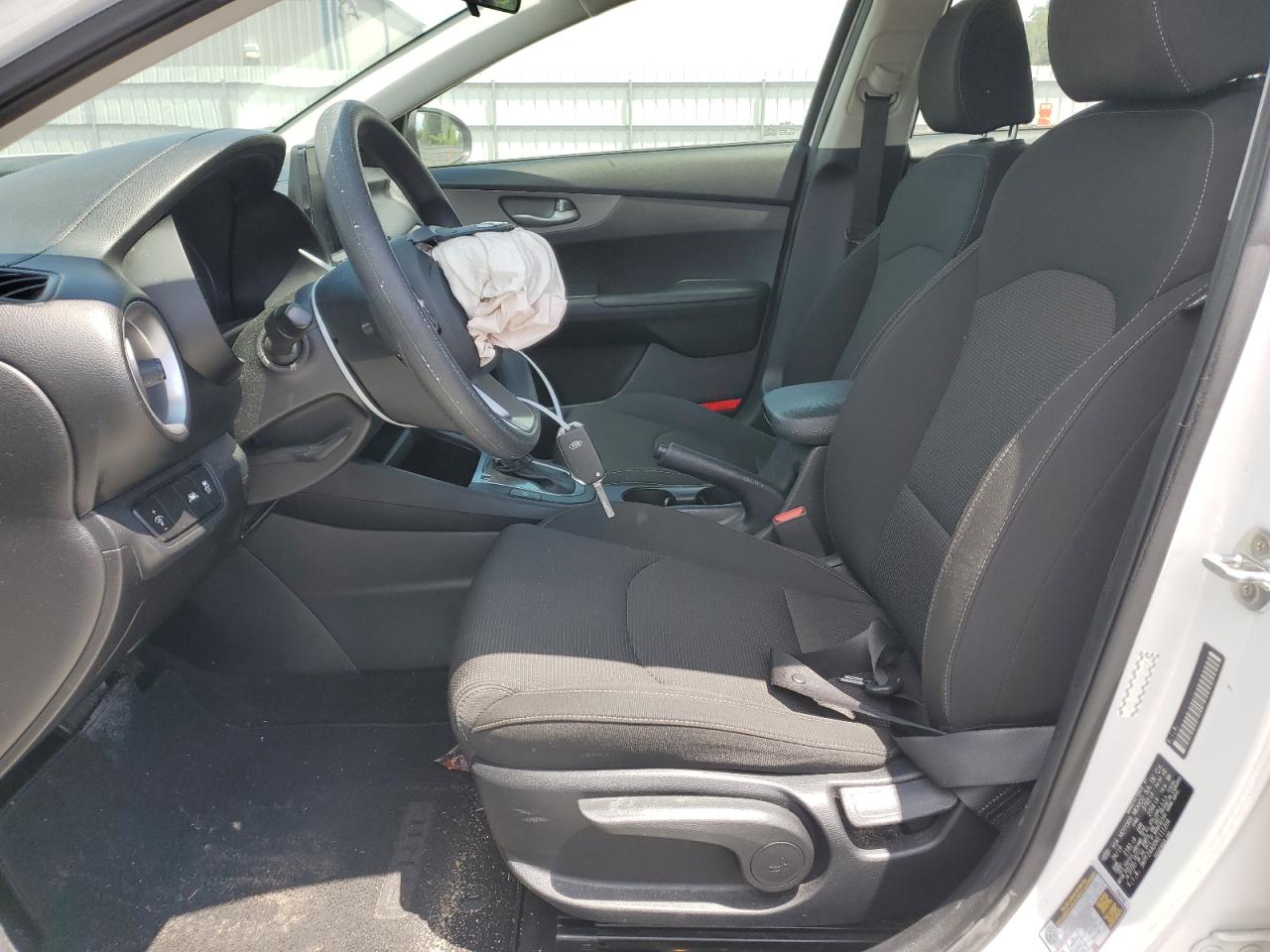 3KPF24AD0KE111204 2019 Kia Forte Fe