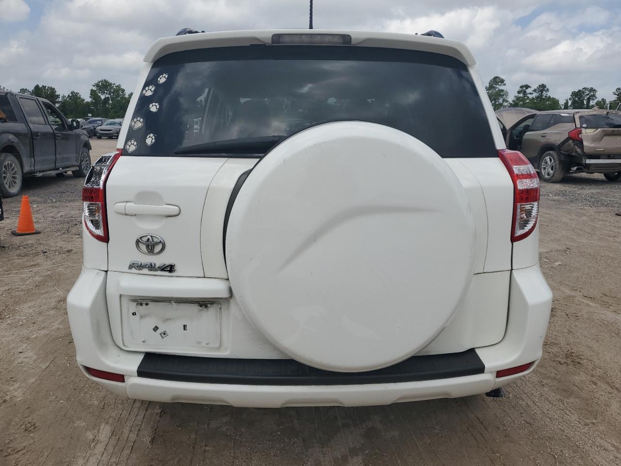 2T3ZF4DV0BW056215 2011 Toyota Rav4