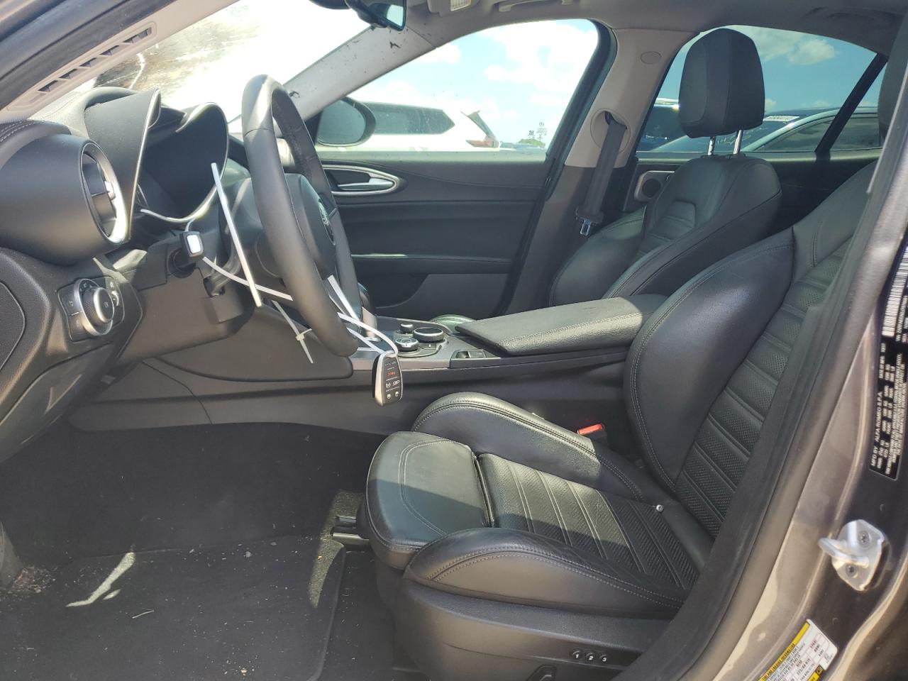 ZARFAEEN2J7576051 2018 Alfa Romeo Giulia Ti Q4