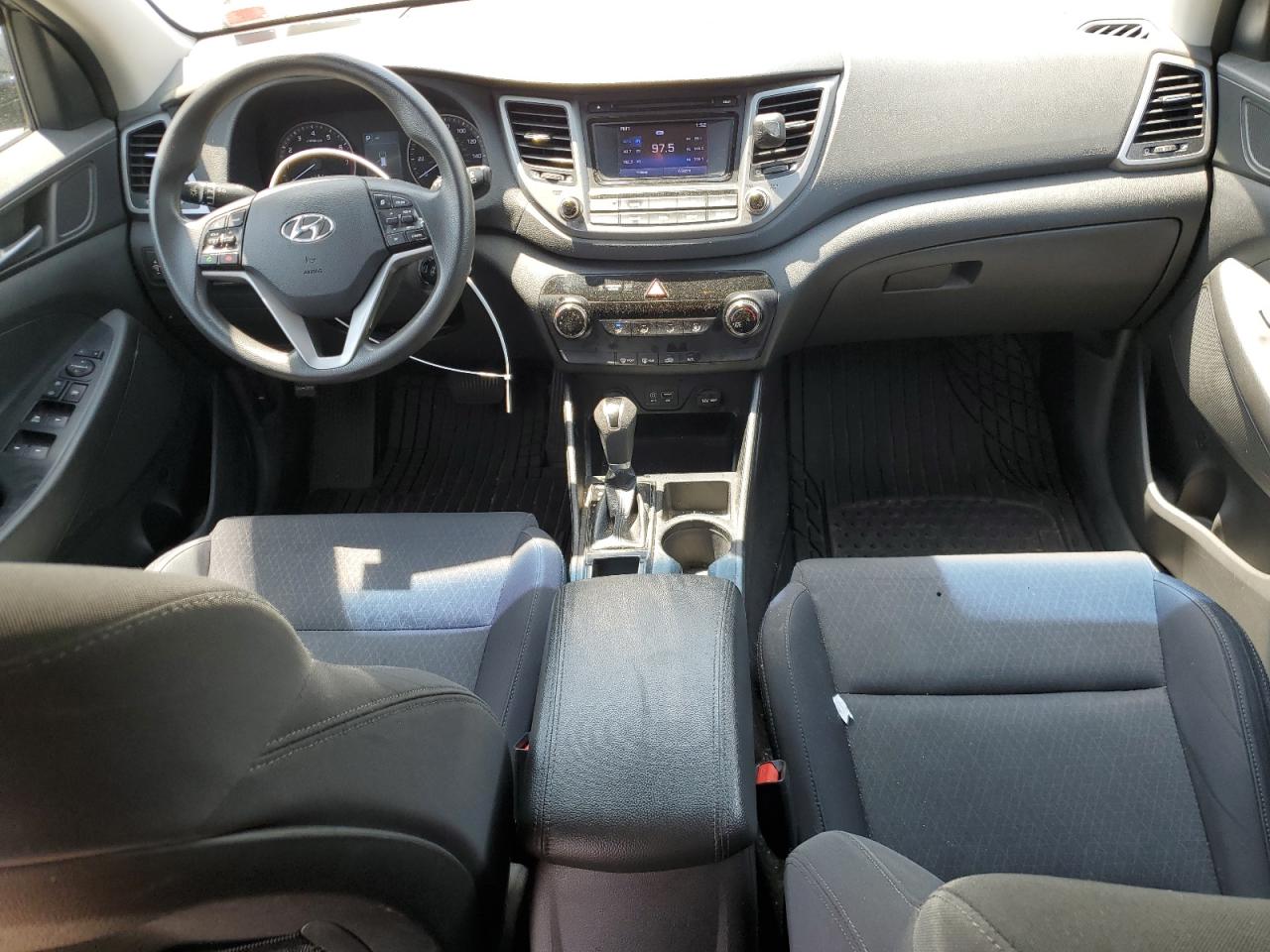 KM8J2CA41JU633159 2018 Hyundai Tucson Se